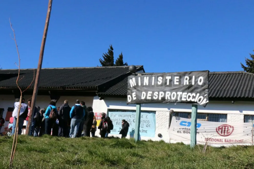 Muchas fueron las movilizaciones cuestionando la gestión de Deco. 