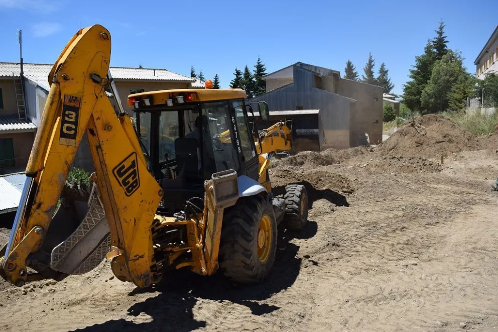 Comienzan las obras del SUM del barrio 96 viviendas
