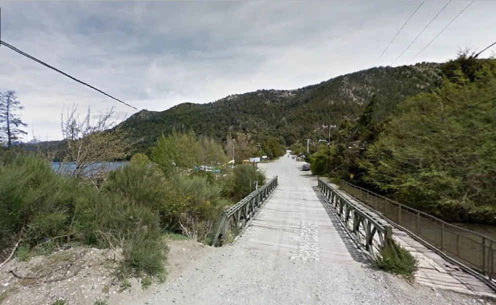 Reparaciones en el puente de Villa Los Coihues