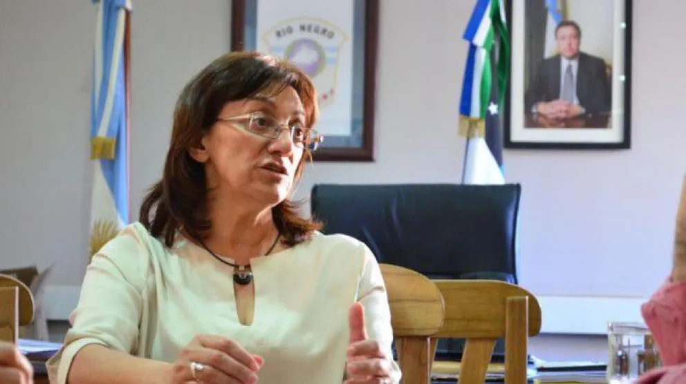 La ministra de Educación cruzó a Unter y dijo que la Reforma de Nivel Medio sigue en marcha