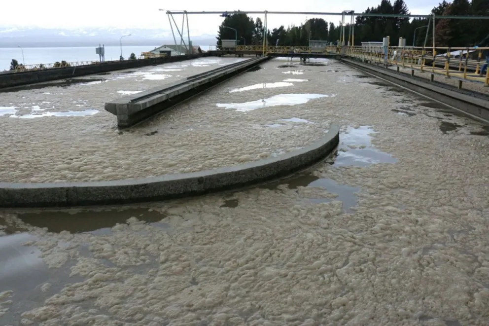 En febrero se conocerán las firmas que desarrollarán obras para sanear el Nahuel Huapi