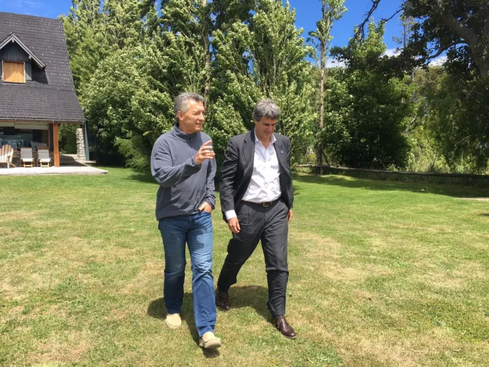 Macri se reunió con el exministro Prat Gay en La Angostura