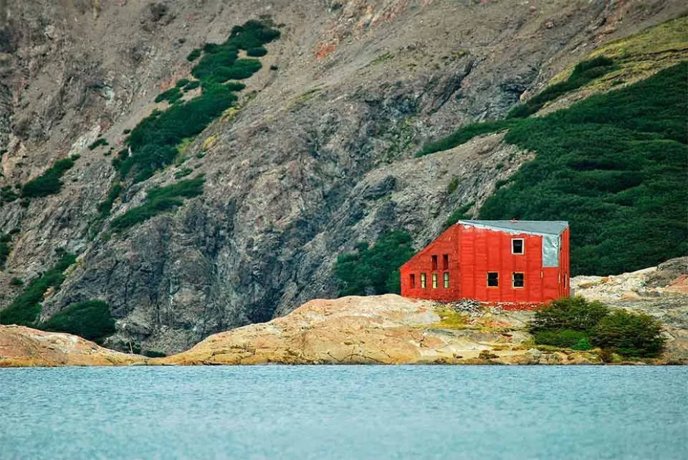 Se podrá acceder a Laguna Negra solo con guía habilitado