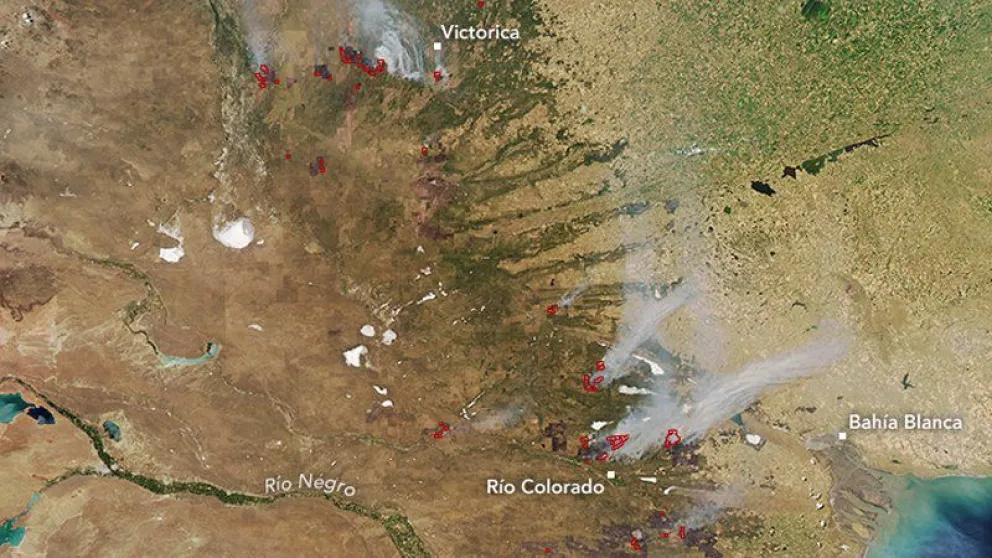 La NASA difundió imágenes de los incendios en Río Negro y La Pampa.