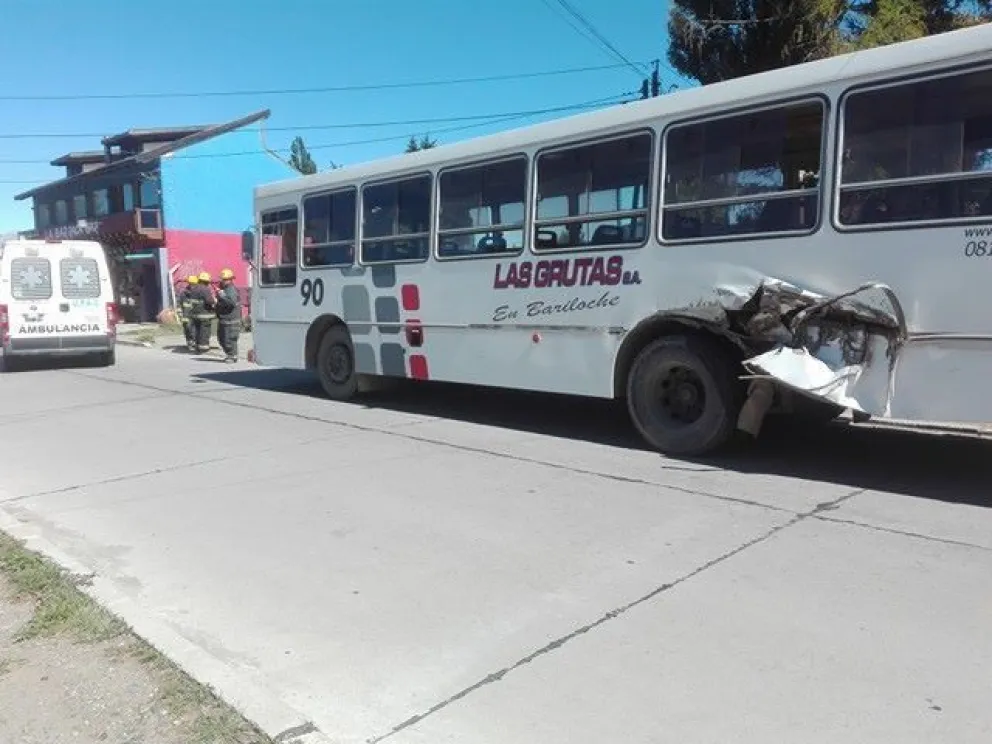 Son tres los lesionados por accidente en barrio Ñireco