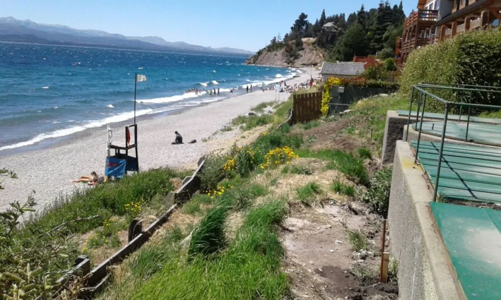 Los líquidos vertidos al lago no recibirían tratamiento alguno.