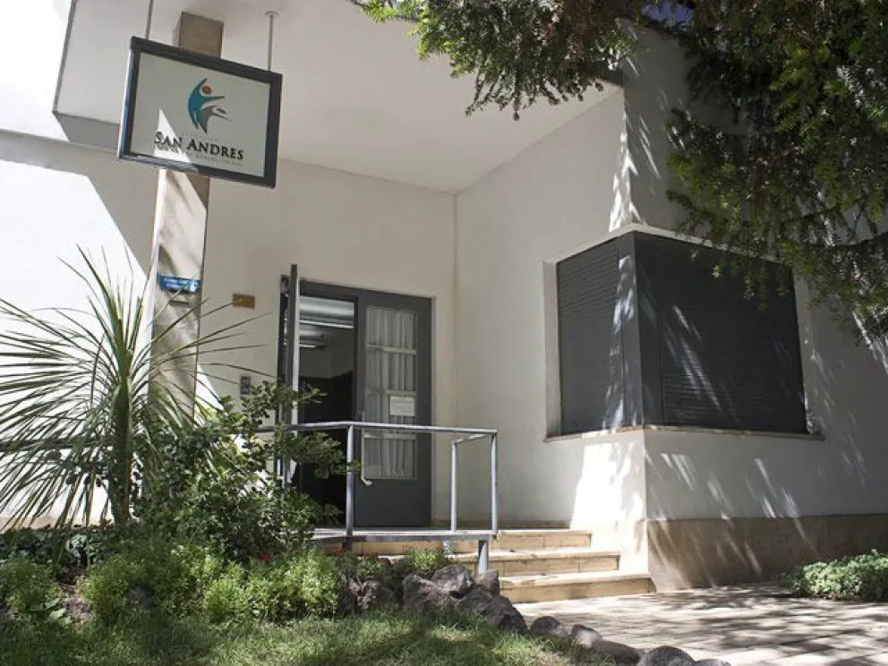 La adolescente fue trasladad a San Andrés, una institución especializada en tratamientos de rehabilitación para pacientes que demandan tanto tratamientos de alta complejidad, como intermedios y ambulatorios. 