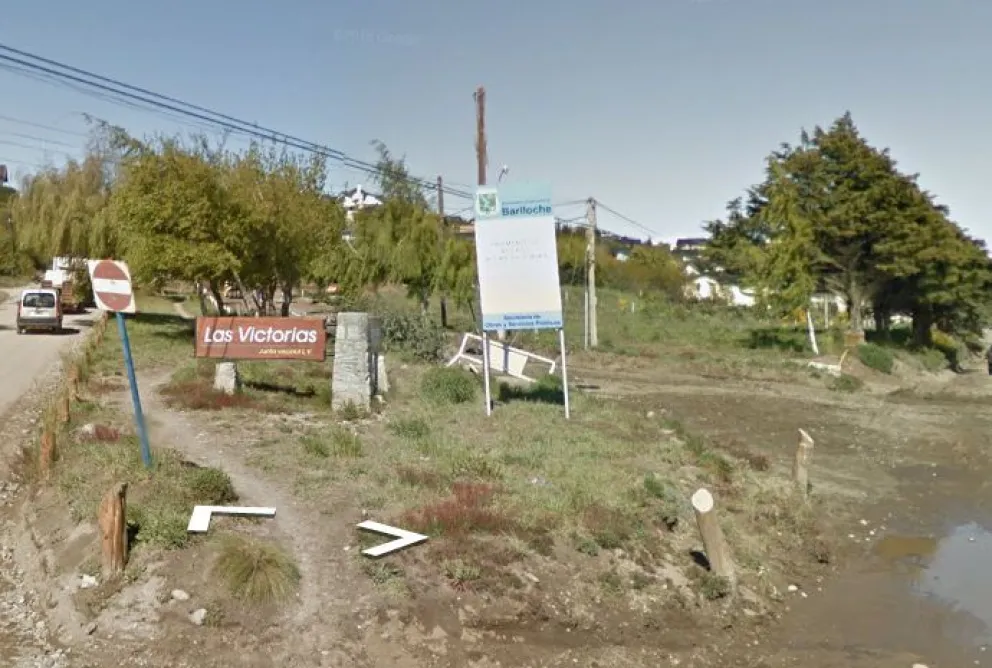 A punta de cuchillo, asaltaron a una pareja en la puerta de su casa