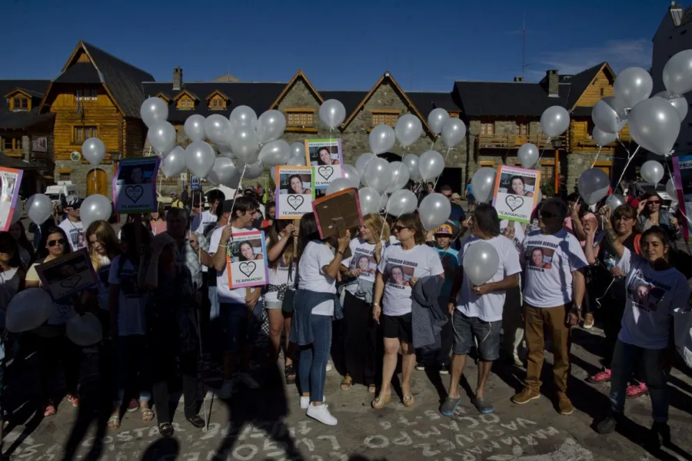 Suelta de globos a tres años de la trágica muerte de Ludmila