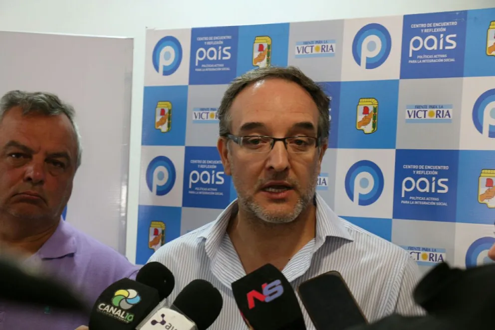 Doñate encabezó una conferencia junto a María Emilia Soria. 