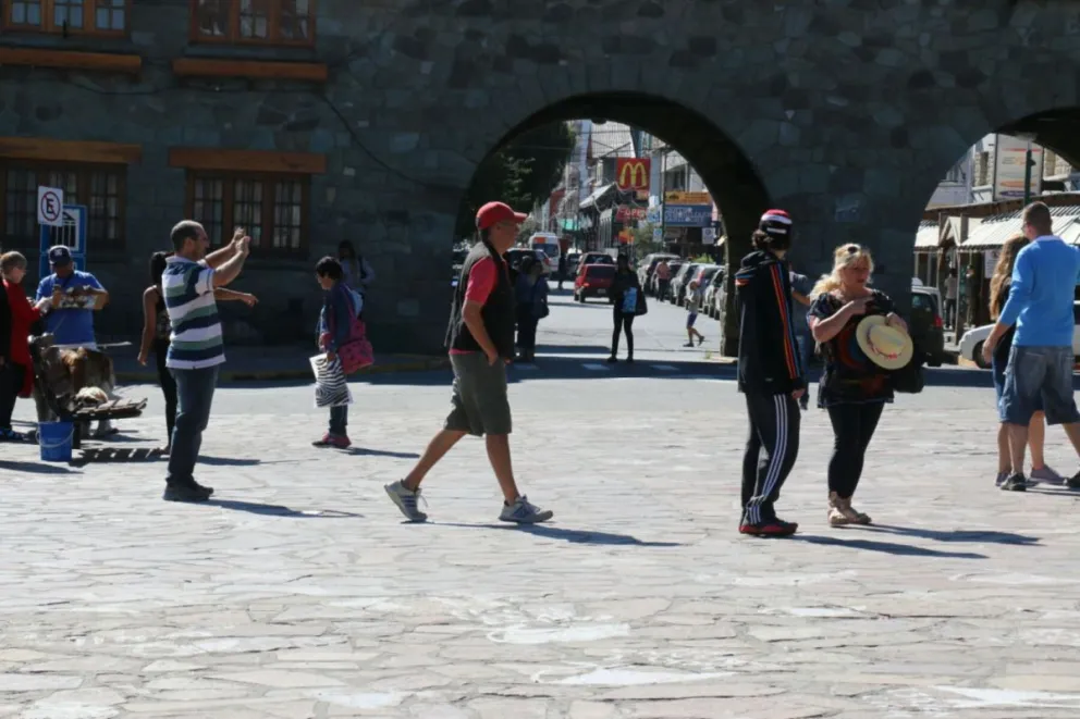A pesar de las críticas, mañana se implementará la tasa al turista