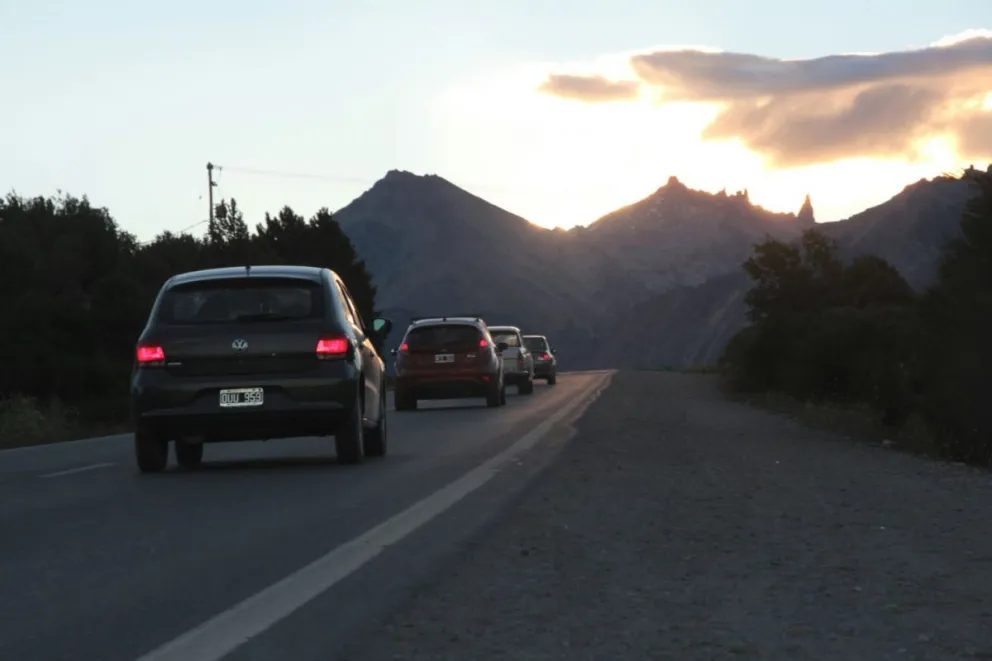 Buscan desalentar la competencia desleal en alquiler de autos