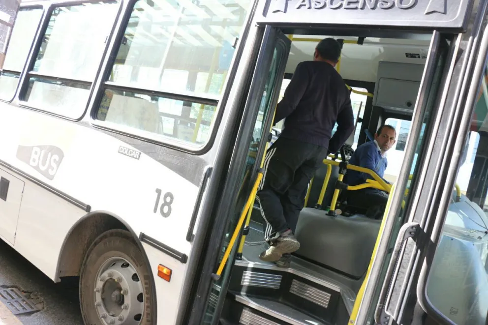 Colectivo de Mi Bus protagoniza un accidente