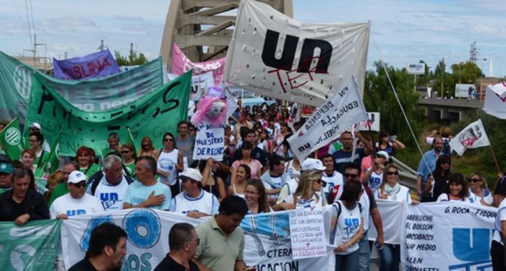 Video: docentes frenaron la primera asamblea de cargos en Río Negro