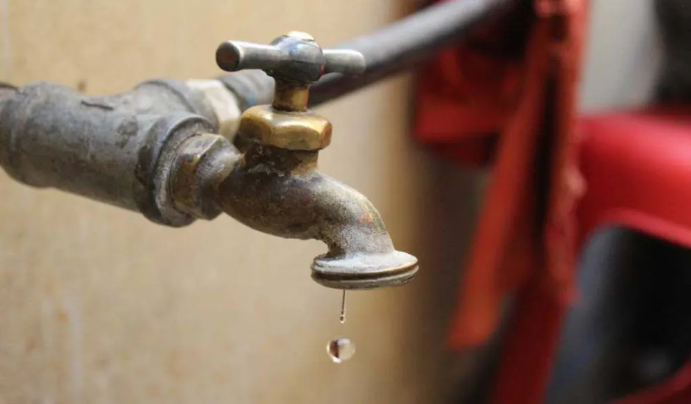 Sin agua: vecinos del este cansados de no tener respuestas