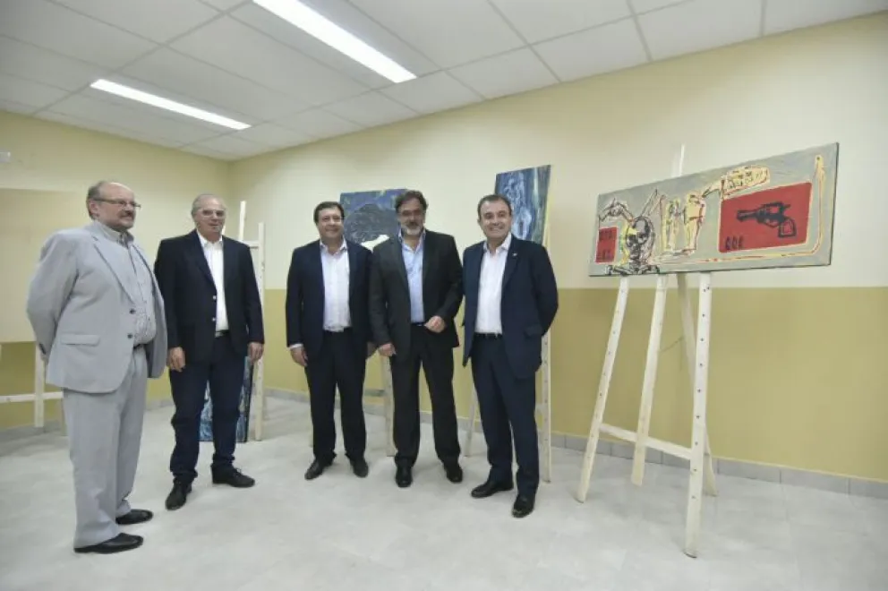El año pasado, el gobernador Weretilneck asistió a la inauguración de nuevas instalaciones. En la imagen junto al Norberto "Tilito" Rajneri.