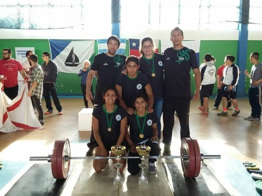 Triunfos en Chile del equipo municipal de levantamiento de pesas