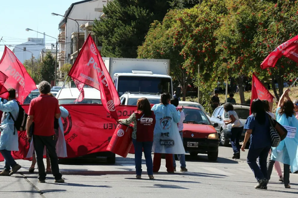 ATE paraliza Salud, Educación, Desarrollo Social y Seguridad