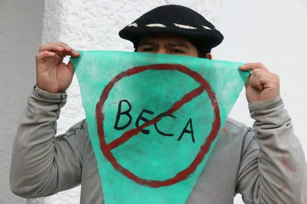 Los trabajadores habían denunciado la precarización del trabajo a través de las becas y el pago de la deuda.