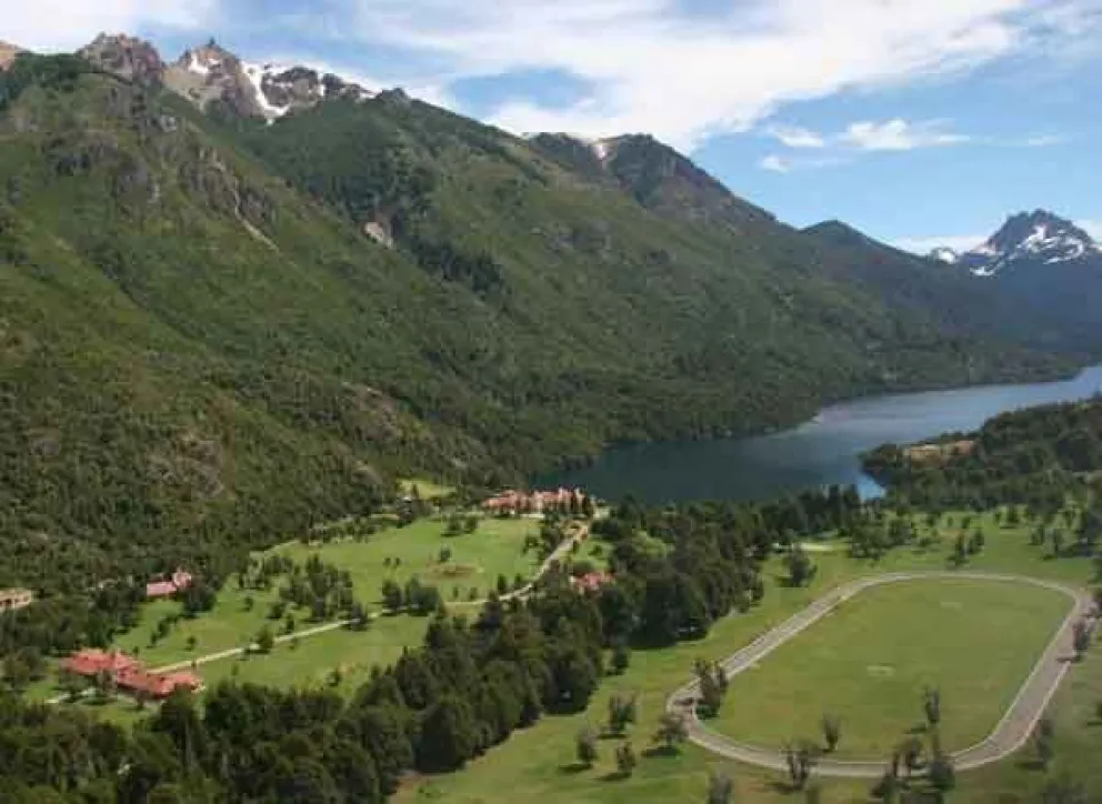 Sigue la polémica por lago Escondido. 