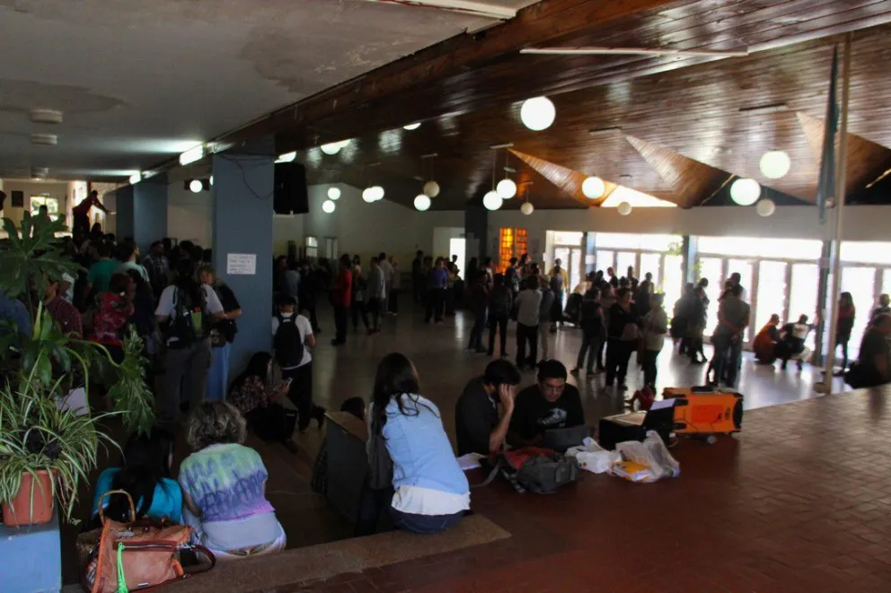 Por temor a “impugnaciones masivas”, Unter suspendió una nueva asamblea