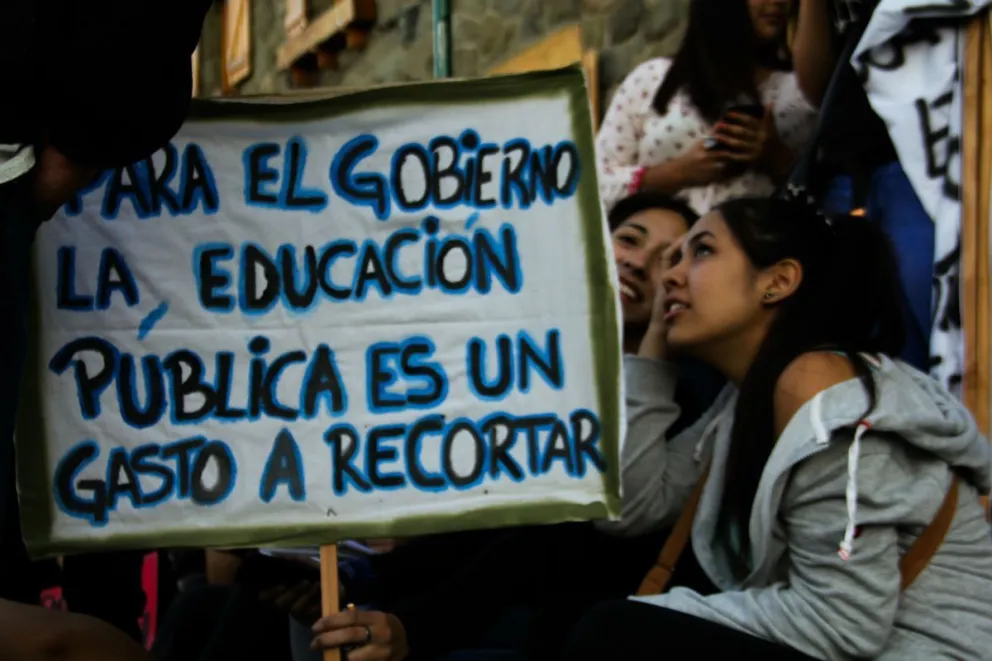 Los estudiantes partieron desde la Escuela La Llave hacia el Centro Cívico.