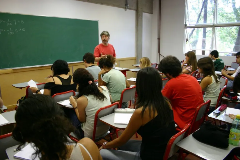 Comienza a regularizarse la situación en Educación. 