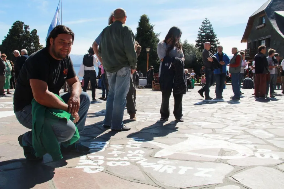 Germán Schwartz, en la plaza del Centro Cívico. 