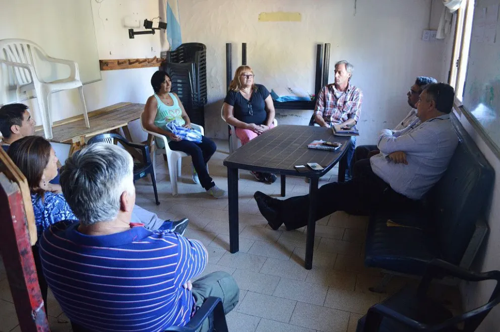 Los flamantes dirigentes, con el intendente. 