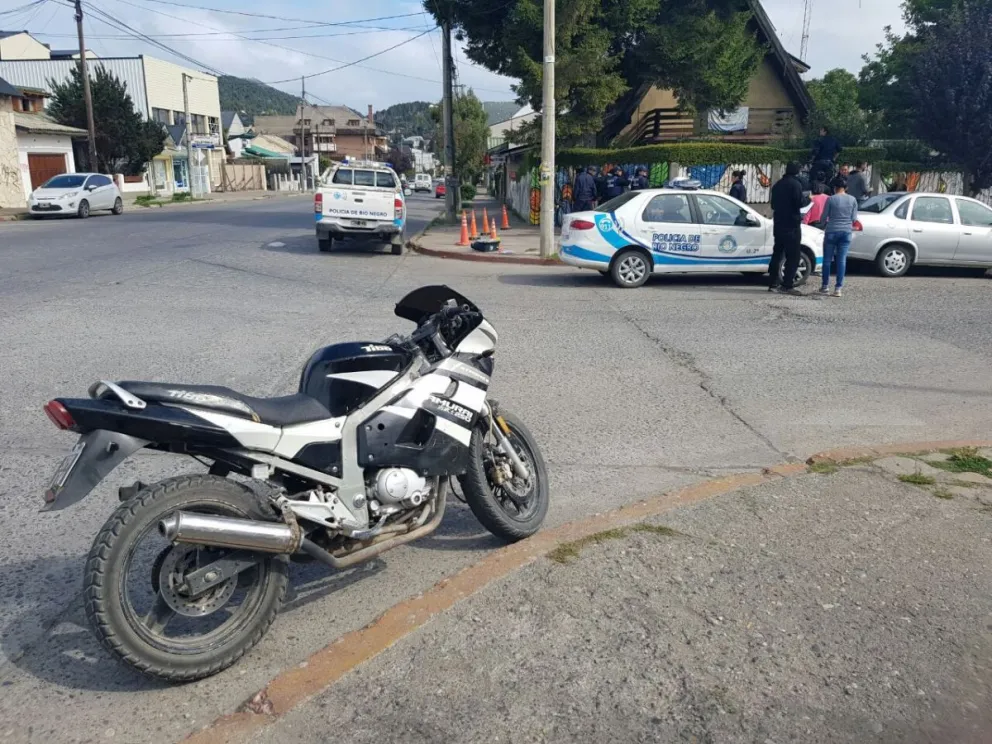 Detuvieron a una pareja cuando intentaba robar vehículos