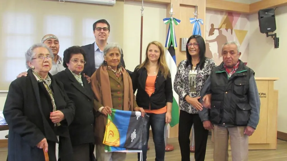 El Concejo Municipal incorporó la bandera mapuche