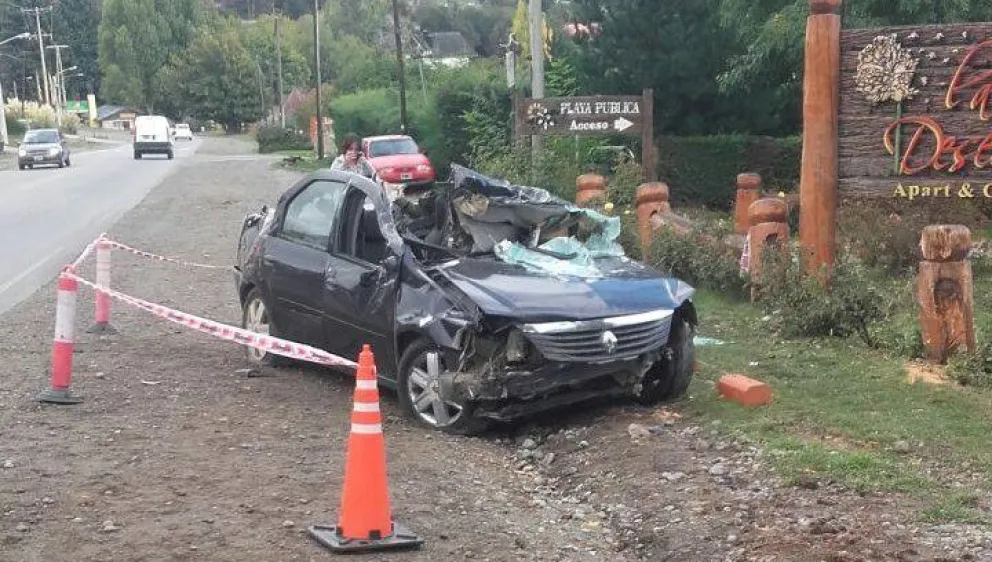El conductor del Logan murió en el acto. 