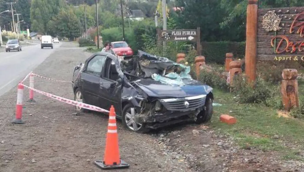 Fue a remolcar el auto de una de las víctimas del accidente y falleció