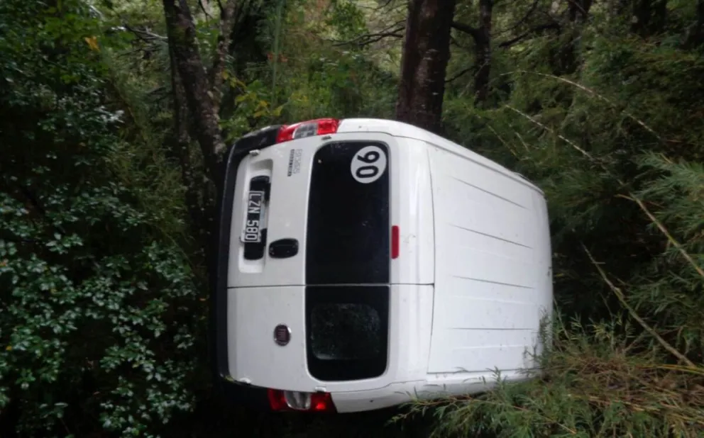 Los ocupantes de la camioneta sufrieron lesiones leves.