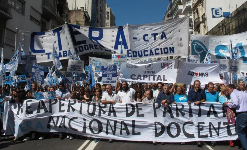 La medida fue anunciada por Ctera en conferencia de prensa. 