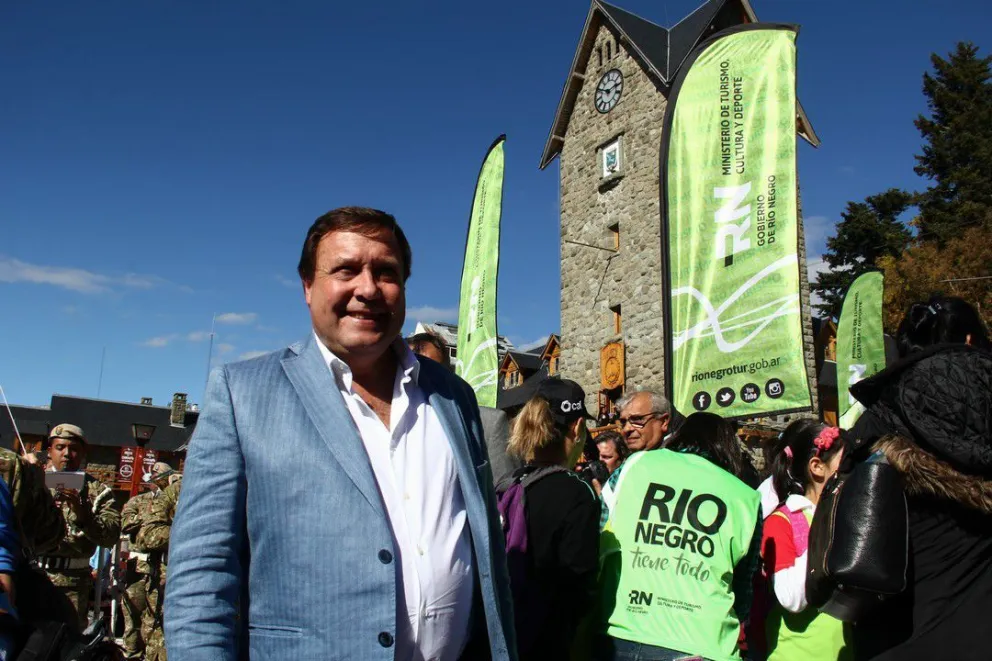 El gobernador estuvo en Bariloche para el inicio de las actividades de la Fiesta Nacional del Chocolate.