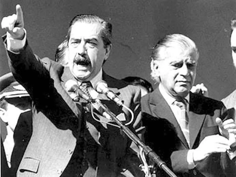 Alfonsín hace el histórico anuncio.