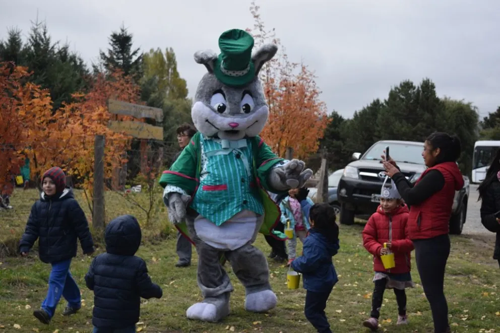El súper conejo fue una de las atracciones de la actividad. 