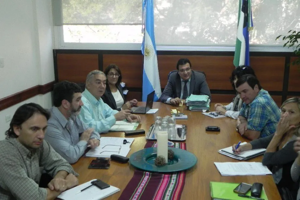 De la reunión participaron funcionarios del Gobierno provincial y representantes de Unter