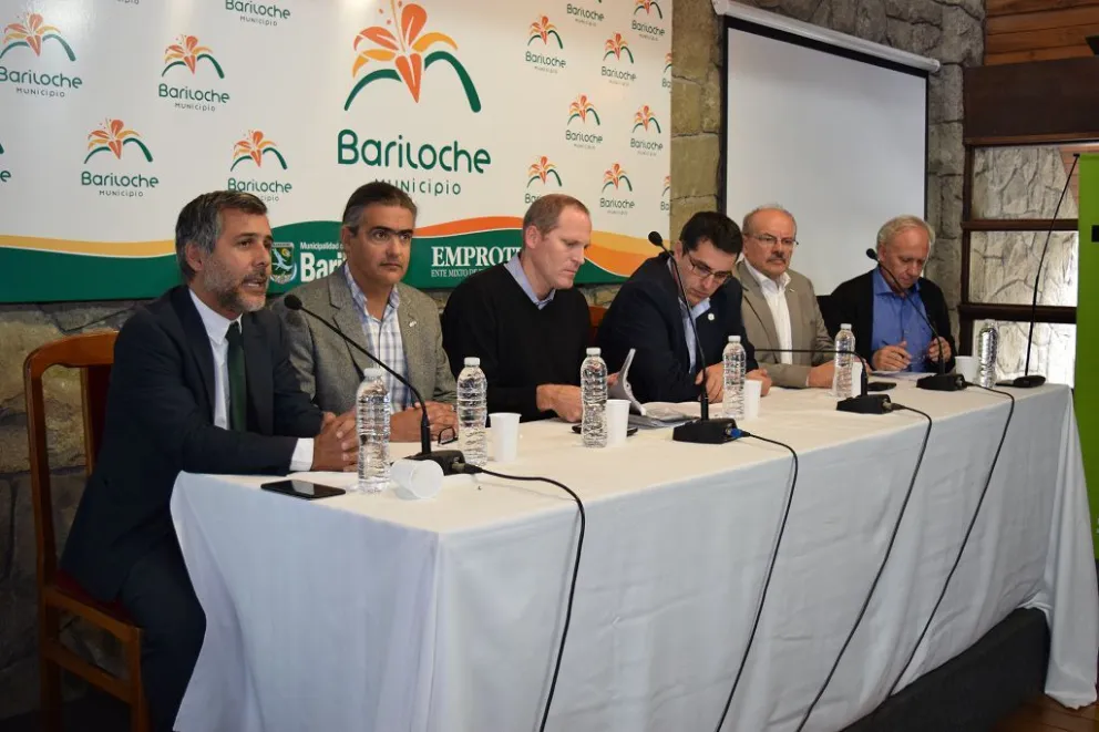 Funcionarios y legisladores provinciales estuvieron en Bariloche para presentar las obras que están incluidas en el plan.