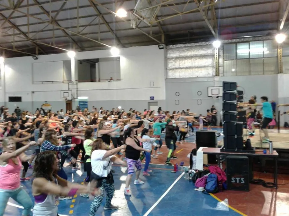 El Gimnasio Municipal tuvo un marco ideal. 