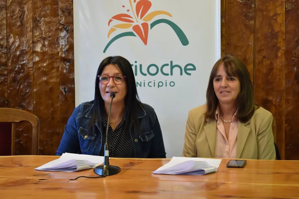 Painefil (a la izquierda): "Las entidades sin fines de lucro buscan el bien común". 