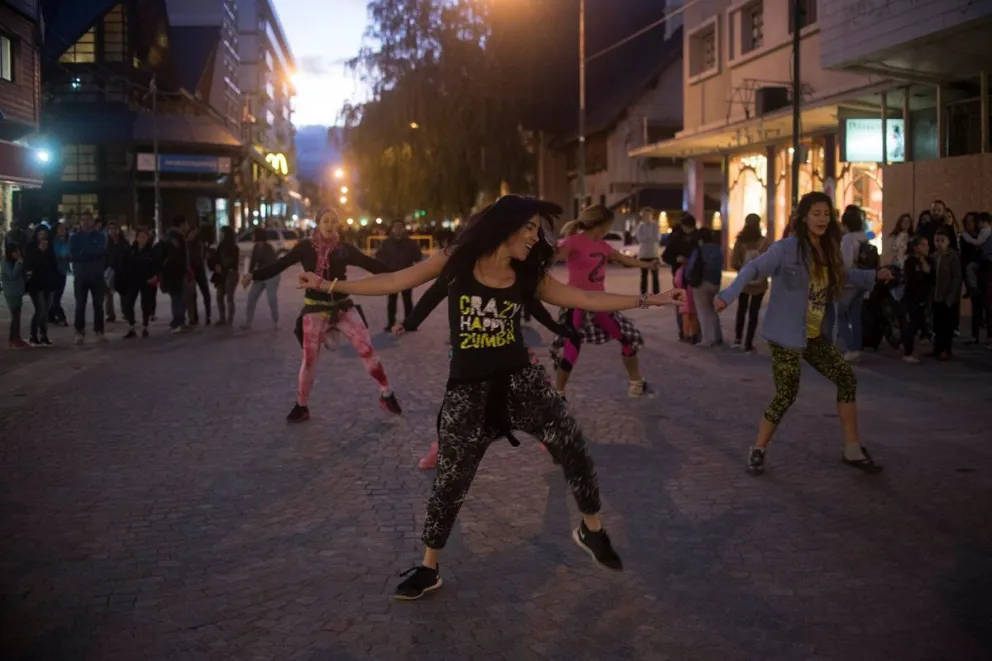 Las intervenciones artísticas se repitieron en varios puntos de la ciudad.
