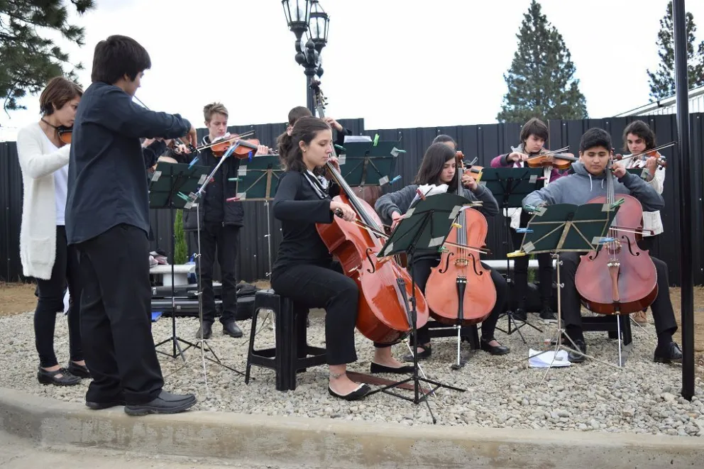 La orquesta se presentó durante la Fiesta Nacional del Chocolate.