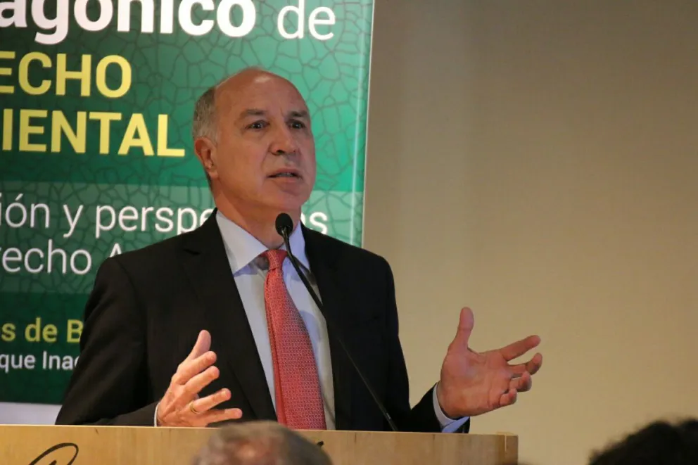 Lorenzetti brindó en la ciudad una conferencia sobre derecho ambiental. 