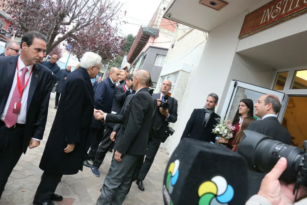 Mattarella visitó el instituto italiano Dante Alighieri