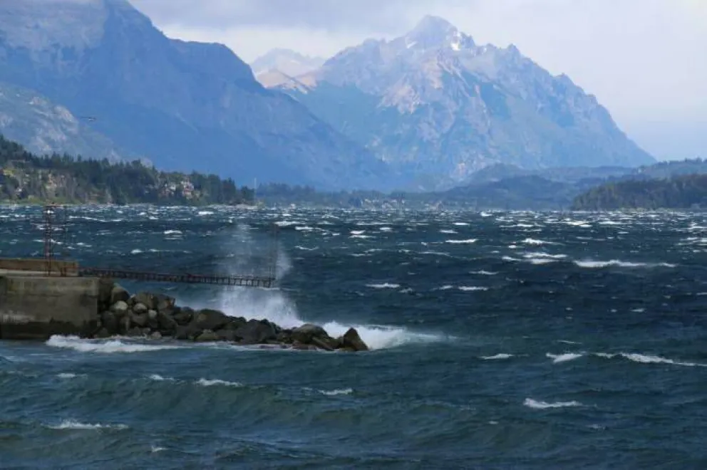 Alerta por fuertes vientos y cierre de senderos