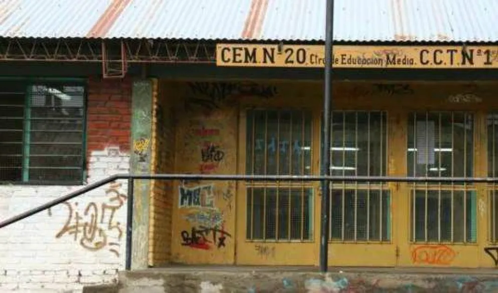 “Frazadazo” en la secundaria Nº 20