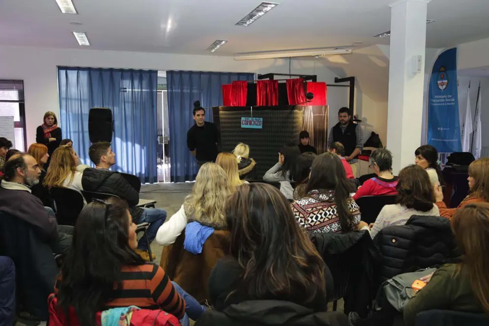 Capacitaron a docentes sobre prevención de violencia y adicciones