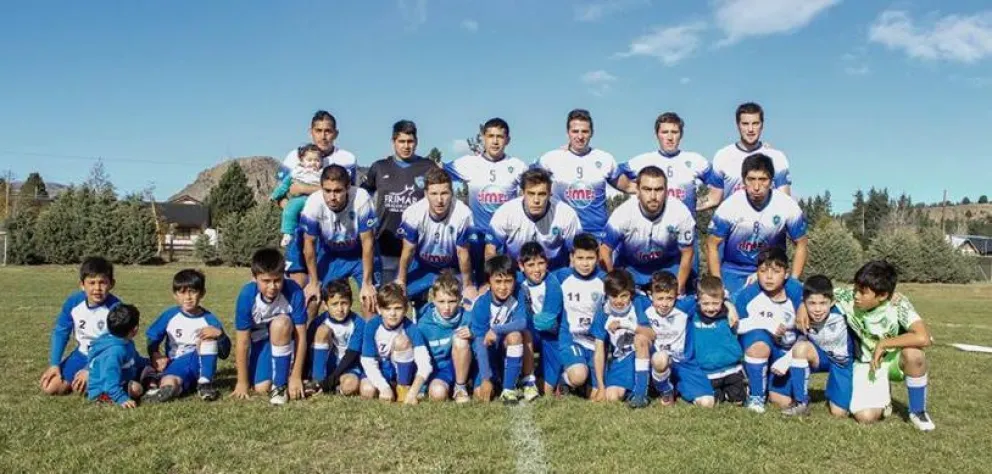 El campeón está en otra gran final. Dina Huapi irá por el título.
